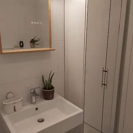 Seaside Darling Apartment *